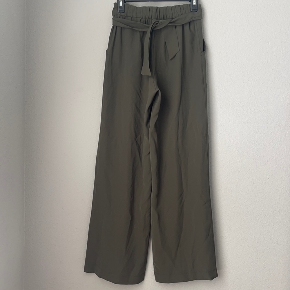 Lululemon Noir Pant Dark Olive size 6